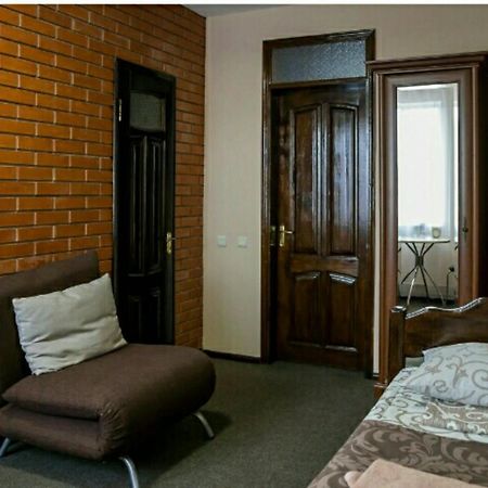Hotel-Restaurant Complex S Legkim Parom Brovary Exterior photo